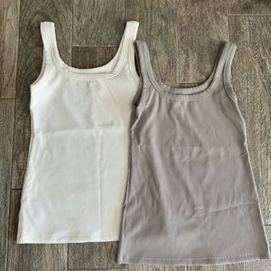 2 for 1 🏷️ Ribbed Tank Tops 🤍🩶